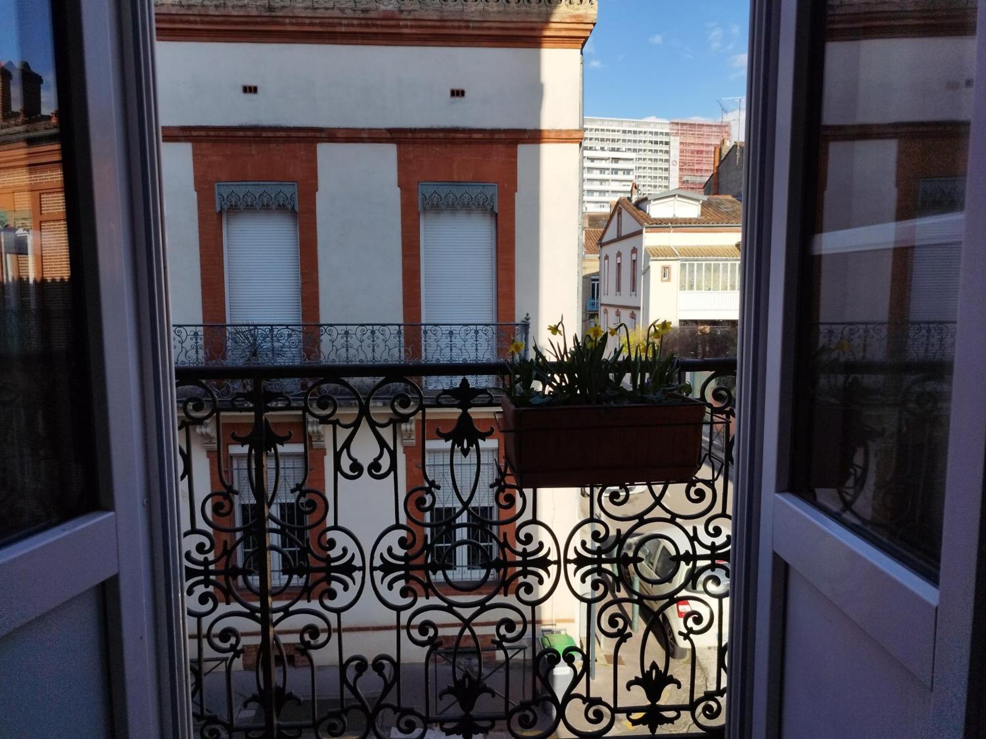 La Casa De Las Flores Toulouse Bagian luar foto